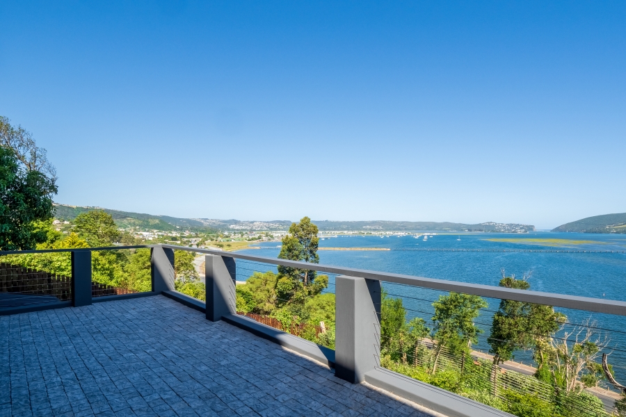 5 Bedroom Property for Sale in Paradise Western Cape